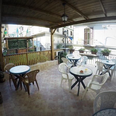 נאפולי Hotel Colombo מראה חיצוני תמונה