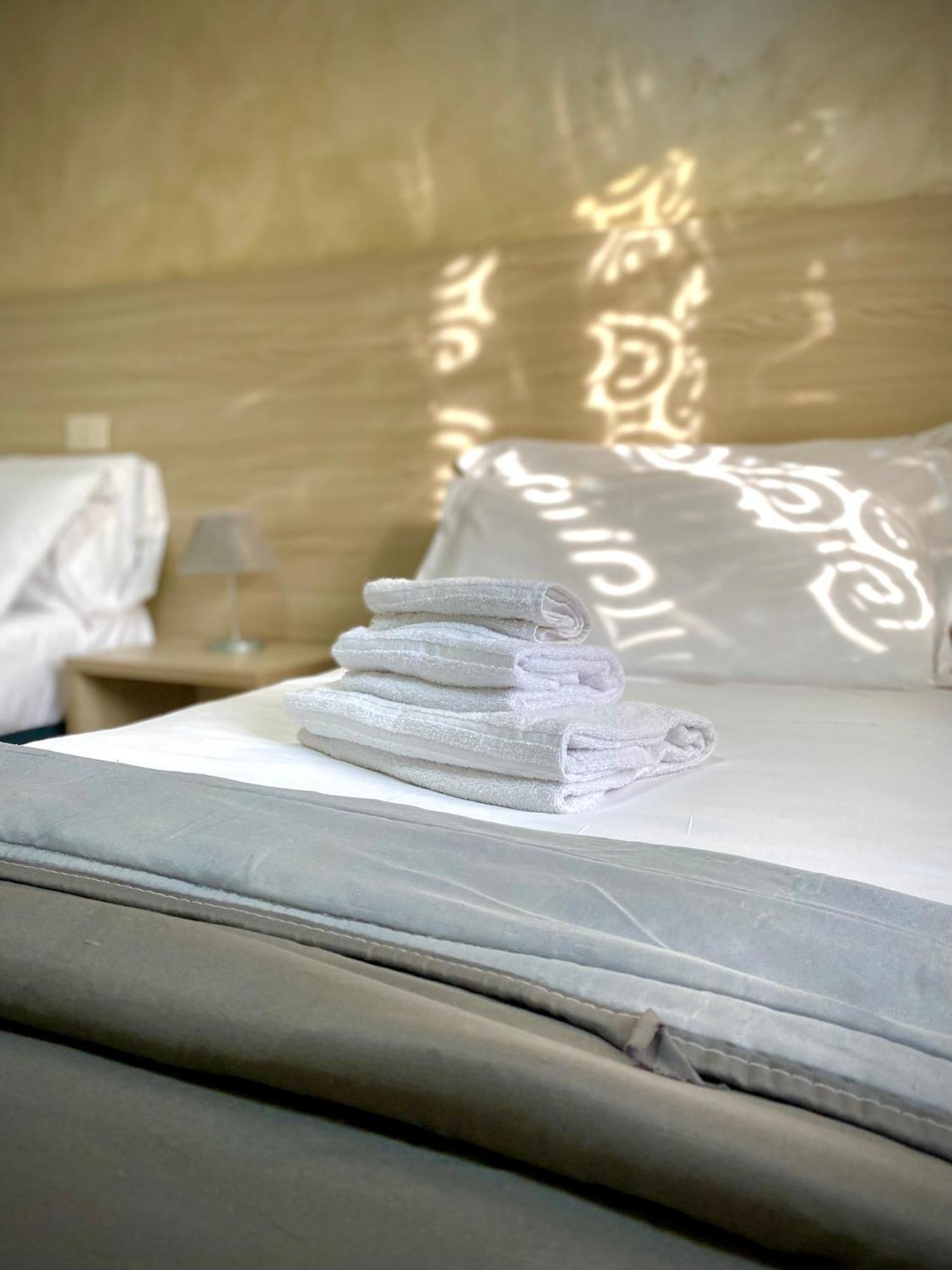 נאפולי Hotel Colombo מראה חיצוני תמונה
